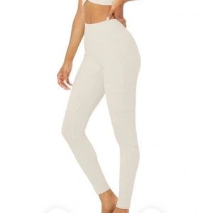 Alo Yoga Bone Cargo Leggings
